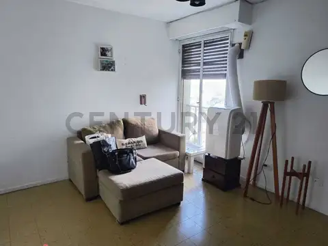 Diag. 80 esq. 116 - Departamento de 2 Dormitorios al Frente en Alquiler - Barrio Hipodromo