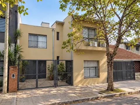Casa en Venta en Martínez | 4 Dormitorios, Jardín, Piscina y Cochera