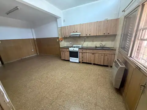 Casa 5 ambientes con 1 baño