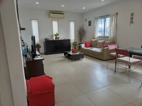 VENTA CASA 3 AMBIENTES LAGUNA MONTE FONDO LIBRE