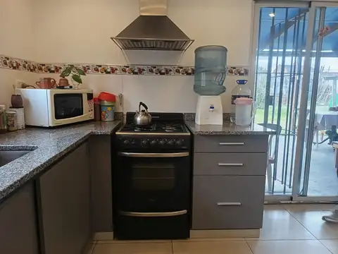 VENTA CASA 3 AMBIENTES LAGUNA MONTE FONDO LIBRE
