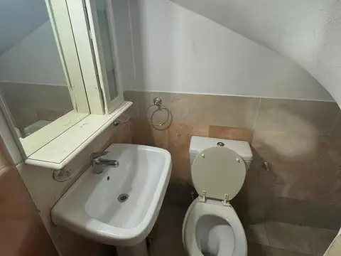 Depto Tipo Casa en Alquiler con 1 cocheras