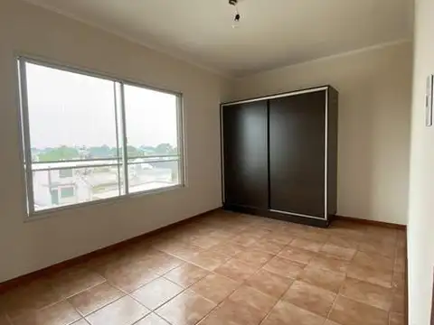 Departamento en Alquiler en Villa Gobernador Galvez, $ 440.000