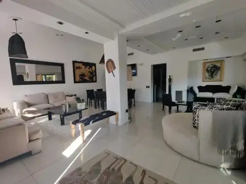 Casa en Alquiler de 4 dormitorios