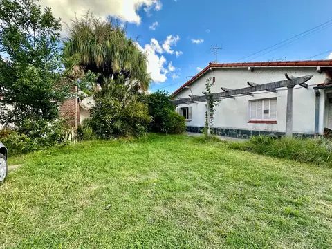 CHALET A RECICLAR - IDEAL FINES COMERCIALES O EMPRENDIMIENTO HABITACIONAL