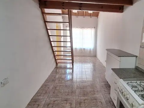 Casa en venta de 2 dormitorios c/ cochera en Villa Gobernador Udaondo