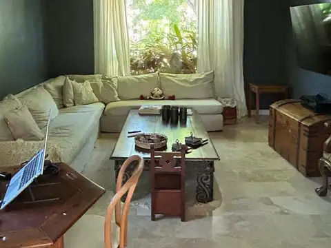 Casa en Alquiler Temporal con 3 cocheras