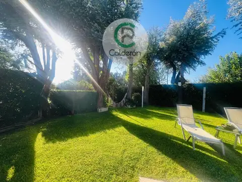 Casa en Venta con 3 cocheras