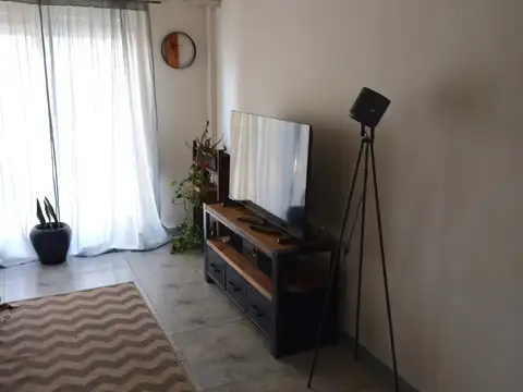 * DEPARTAMENTO 3 AMBIENTES AL FRENTE CON BALCON CORRIDO, COCHERA Y BAULERA * CENTRO RAMOS MEJIA *