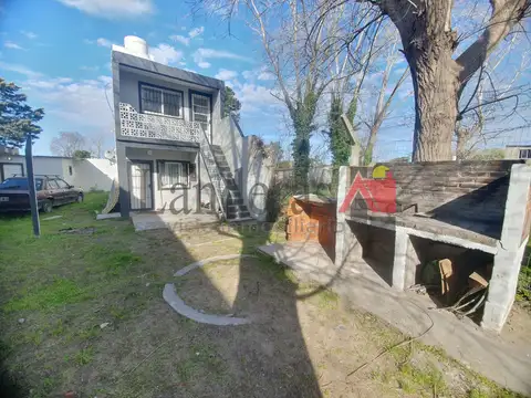 Dos Viviendas sobre lote propio de 10 x 40 - PERMUTA