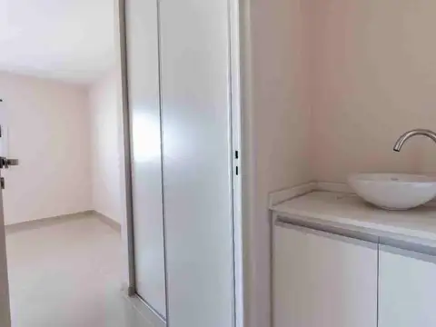 Departamento 6 ambientes con 1 baño