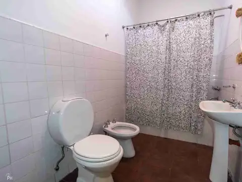 CASA EN VENTA DOS DORMITORIOS ESPAÑA Y HOSPITALES