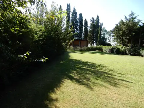 Excelente terreno en Barrio Parque Exaltación con mejoras