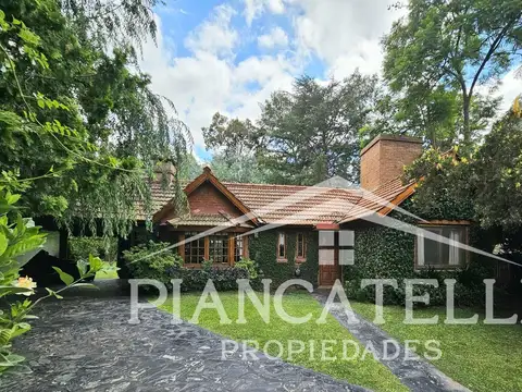 VENTA DE CASA EN COUNTRY BANCO PROVINCIA CON HERMOSO LOTE