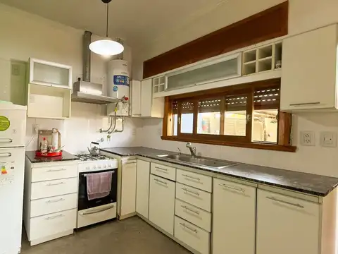 Casa 2 ambientes con 1 baño