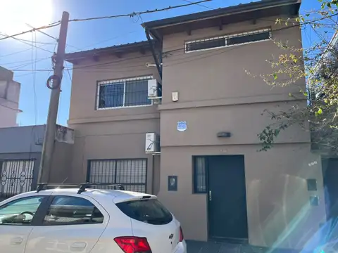 VENTA CASA 3 DORMITORIOS CON PATIO Y QUINCHO