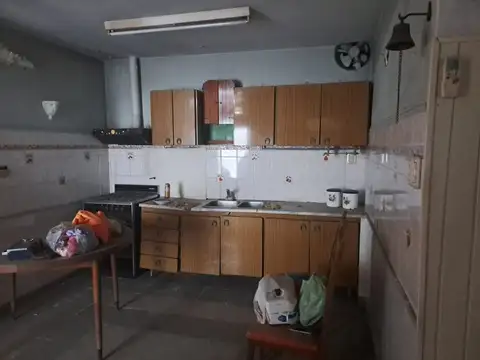 VENTA - LOTE 300 M TOTALES- LANUS ESTE