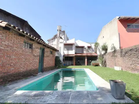 Venta casa 4 ambientes con pileta, Munro, Vte. Lopez