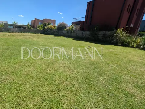 Terreno en venta interno barrio con bajada al rio