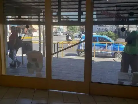 Local - Venta - Argentina, José C Paz - Av. Hipolito Yrigoyen 1469