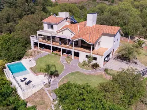 IMPONENTE CASA 5 DORM CON PLAYA PROPIA EN SIQUIMAN