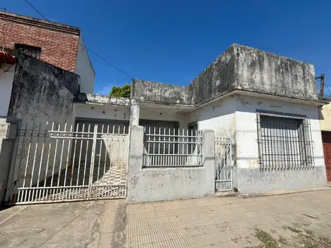 CASA 6 AMBIENTES EN VENTA GOYA CORRIENTES