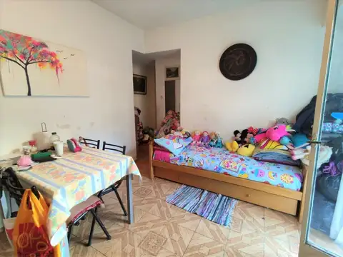 Hipólito Yrigoyen 4000, Piso 1