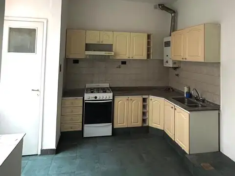 Departamento de 2 dormitorios con cochera – Amplio y luminoso