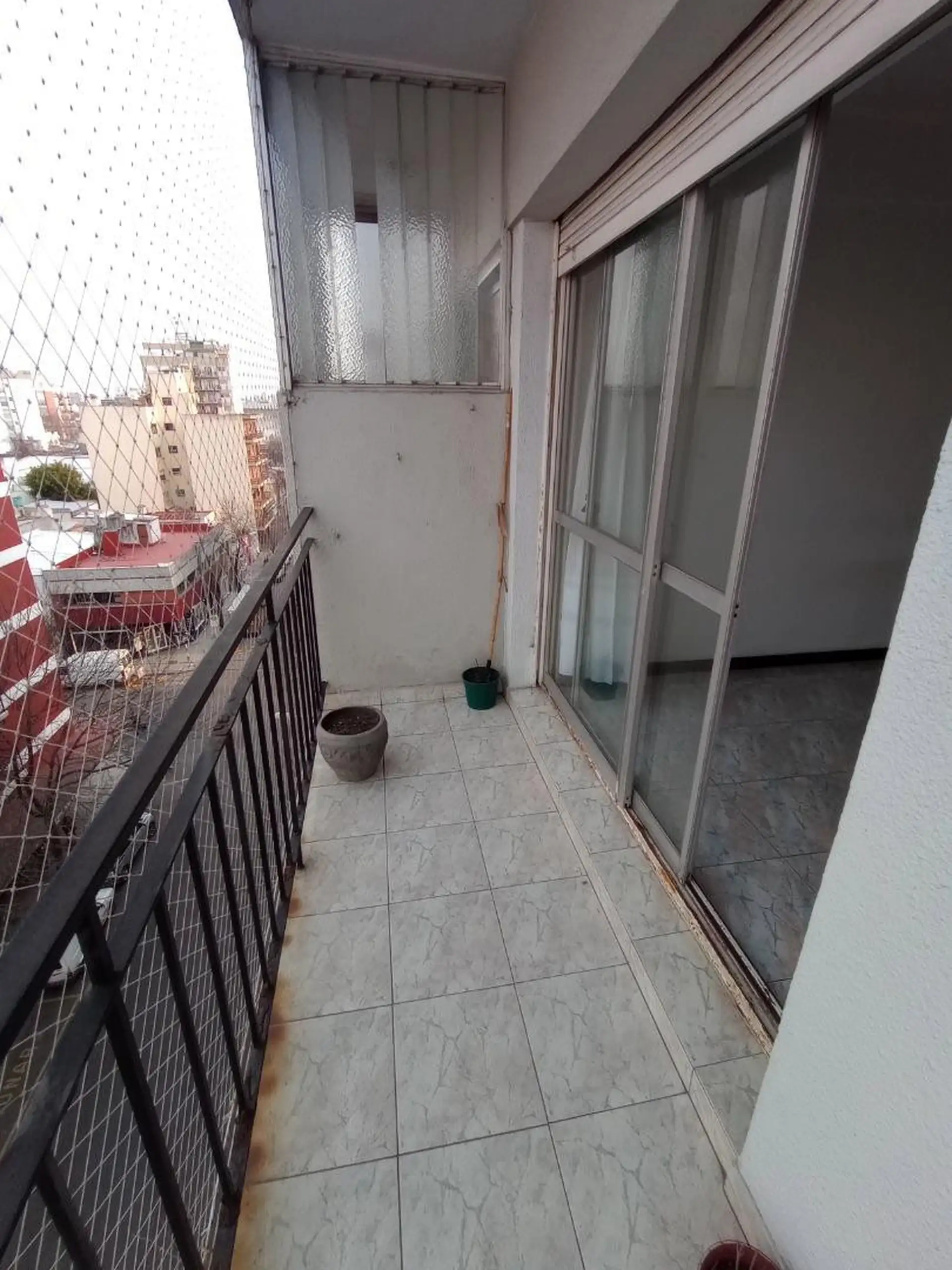 Departamento 2 ambientes a la calle con balcón