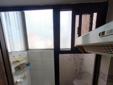 Departamento 2 ambientes a la calle con balcón