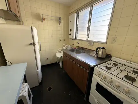 Departamiento monoambiente dividido en Recoleta. Contrato 1 año.