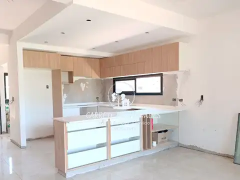 Casa 5 ambientes con 3 baños