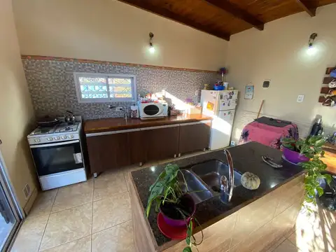 Casa 2 ambientes con 1 baño