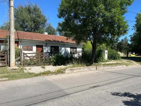 VENTA CASA 3 DORMITORIOS A RECICLAR LA SALLE CBA