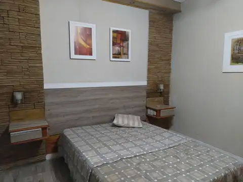 Casa 8 ambientes con 2 baños