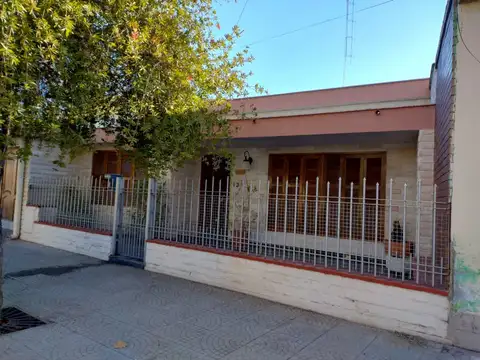 Remax Vende Casa-Chalet en Rivadavia
