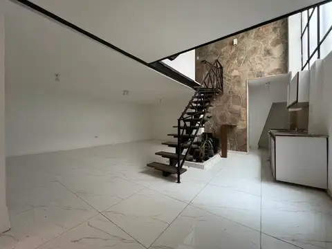 Depto Tipo Casa 3 ambientes con 2 baños