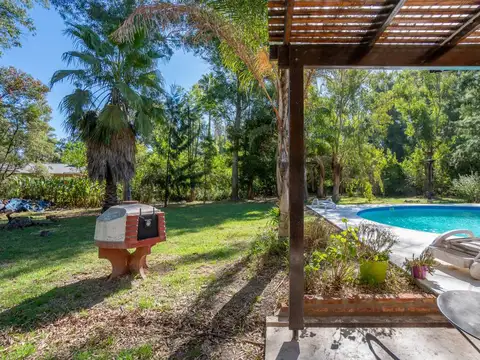 CASA QUINTA EN VENTA EN BARRIO LOS BOSQUECITOS BRANDSEN