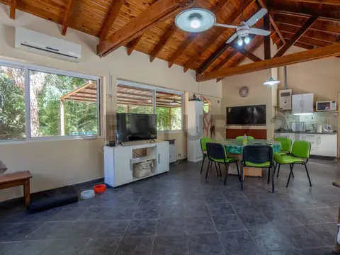 Casa en Venta con 4 cocheras