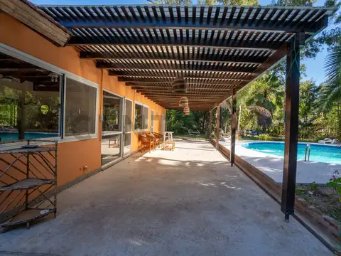 Casa 5 ambientes con 2 baños