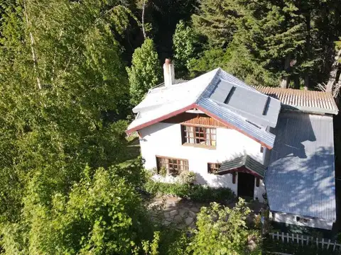 Cabaña 4 dorm hermoso jardin con arroyo km 15