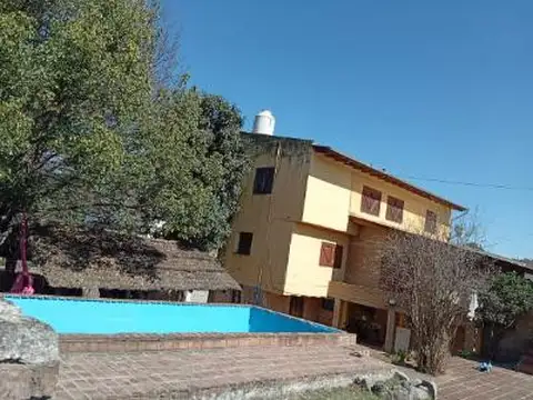 Complejo de departamentos en venta - 10 Dormitorios 6 Baños - Unquillo