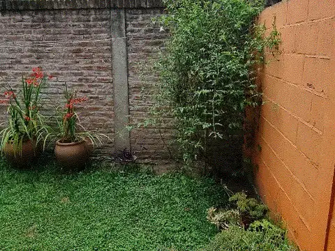 Departamento en Venta en Luis Guillon, USD 100.000