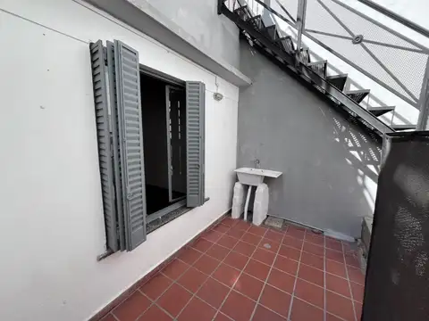 Depto Tipo Casa 2 ambientes con 1 baño