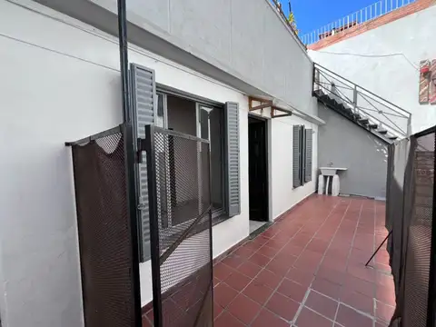 Depto Tipo Casa en Alquiler en Caseros, $ 600.000