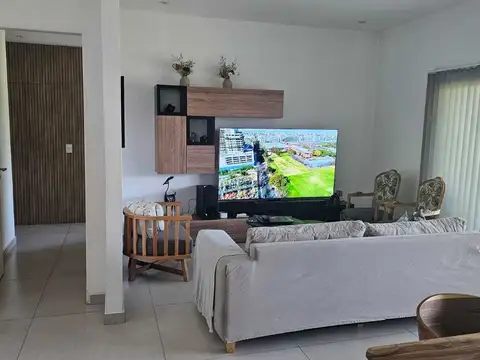 Casa en Alquiler al Oeste