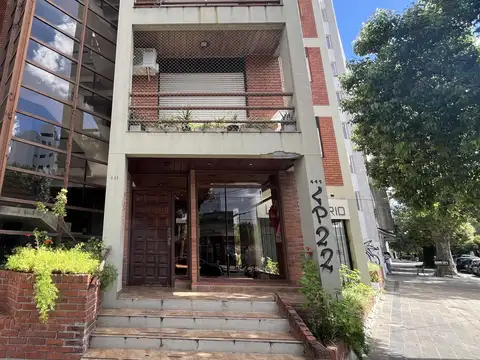 Departamento de 2 dorm. en alquiler, con cochera. La Plata, céntrico