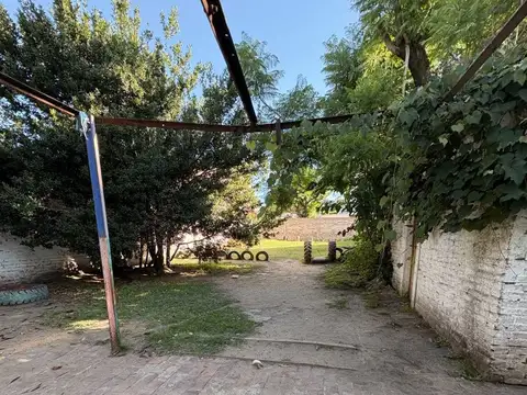Casa o gran terreno comercial Almafuerte y Artigas
