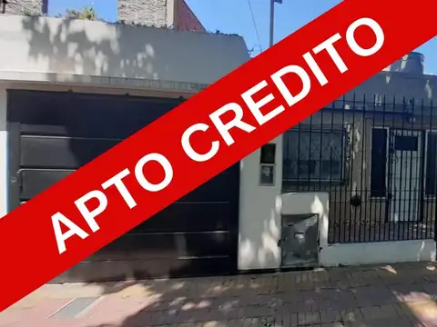 CASA DE 3 AMB. CON COCHERA APTA A CREDITO  nuevo precio
