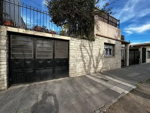 VENTA CASA + DEPTO MERLO NORTE CENTRO